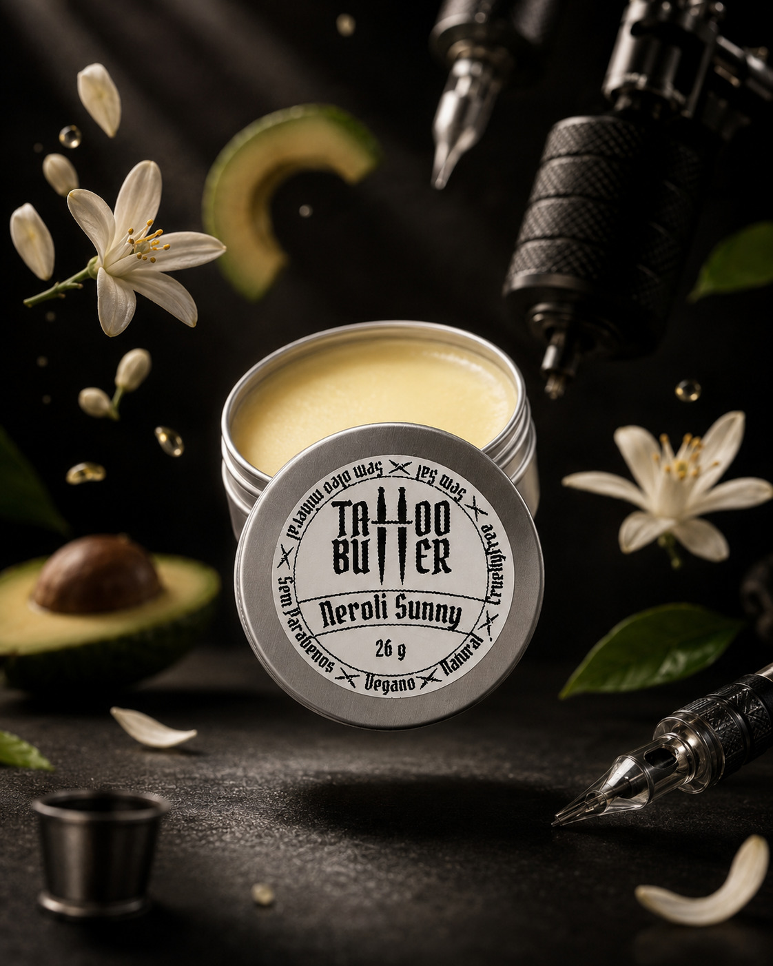 tattoo-butter-neroli-sunny-matchii-26g-flor-laranjeira-abacate Matchii Neroli Sunny MATCHII aberta com flor de laranjeira, abacate e equipamentos de tatuagem.