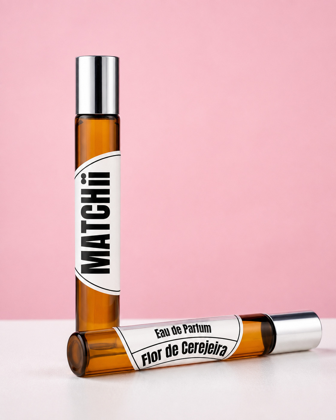 Perfume Roll-on Flor de Cerejeira 10 ml Flor de cerejeira é uma fragrância floral oriental que combina leveza e encanto, revelando notas delicadas que acompanham você a qualquer hora do dia.