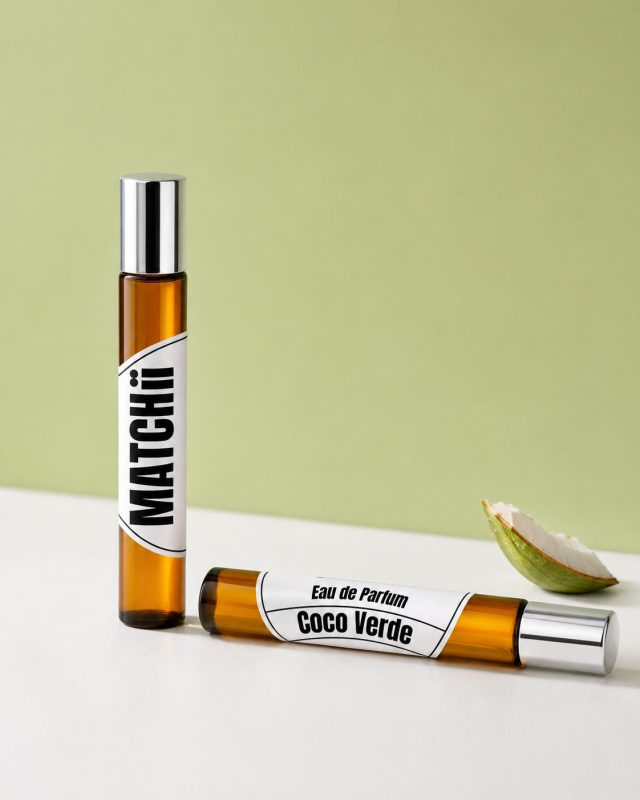 Coco Verde é um perfume roll-on sem álcool, vegano e natural, com uma fragrância fresca, doce e acolhedora — um toque tropical perfeito para dias quentes ou para uma rotina leve e cheia de bem-estar.